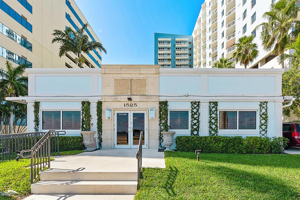 Professional Office Building on Flagler Drive facing the Intracoastal Waterway.  The property includes 4 parcels including 3 upland parcels and 1 parcel of deeded land (TIIF deeds) in the Intracoastal Waterway.  All 4 parcels total over one-half acre.  The property is zoned for Commercial, Residential, or Mixed Use. Dock plans are currently submitted to the City of West Palm Beach.  This newly renovated office includes 2 conference rooms, 12 dedicated offices with several areas to accommodate 11 additional work spaces. Also includes 1 full bathroom and 3 half-bathrooms with a cold kitchen and storage room.