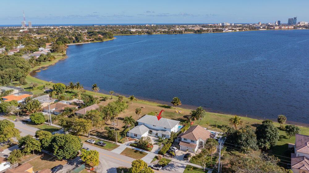 3718 North Shore, West Palm Beach, FL 33407