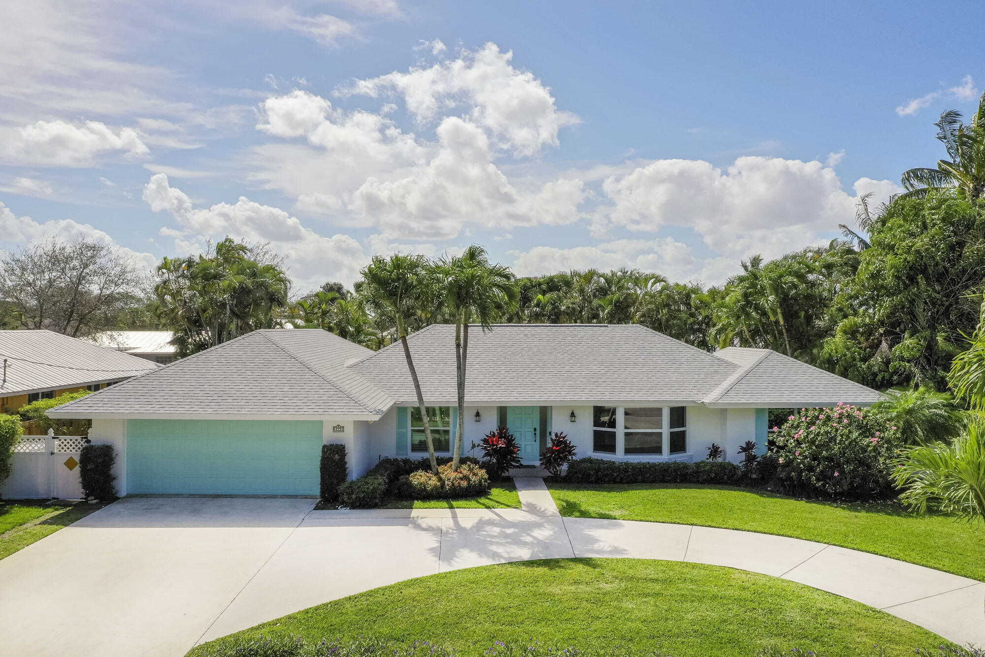 225 Country Club Drive, Tequesta, FL 33469