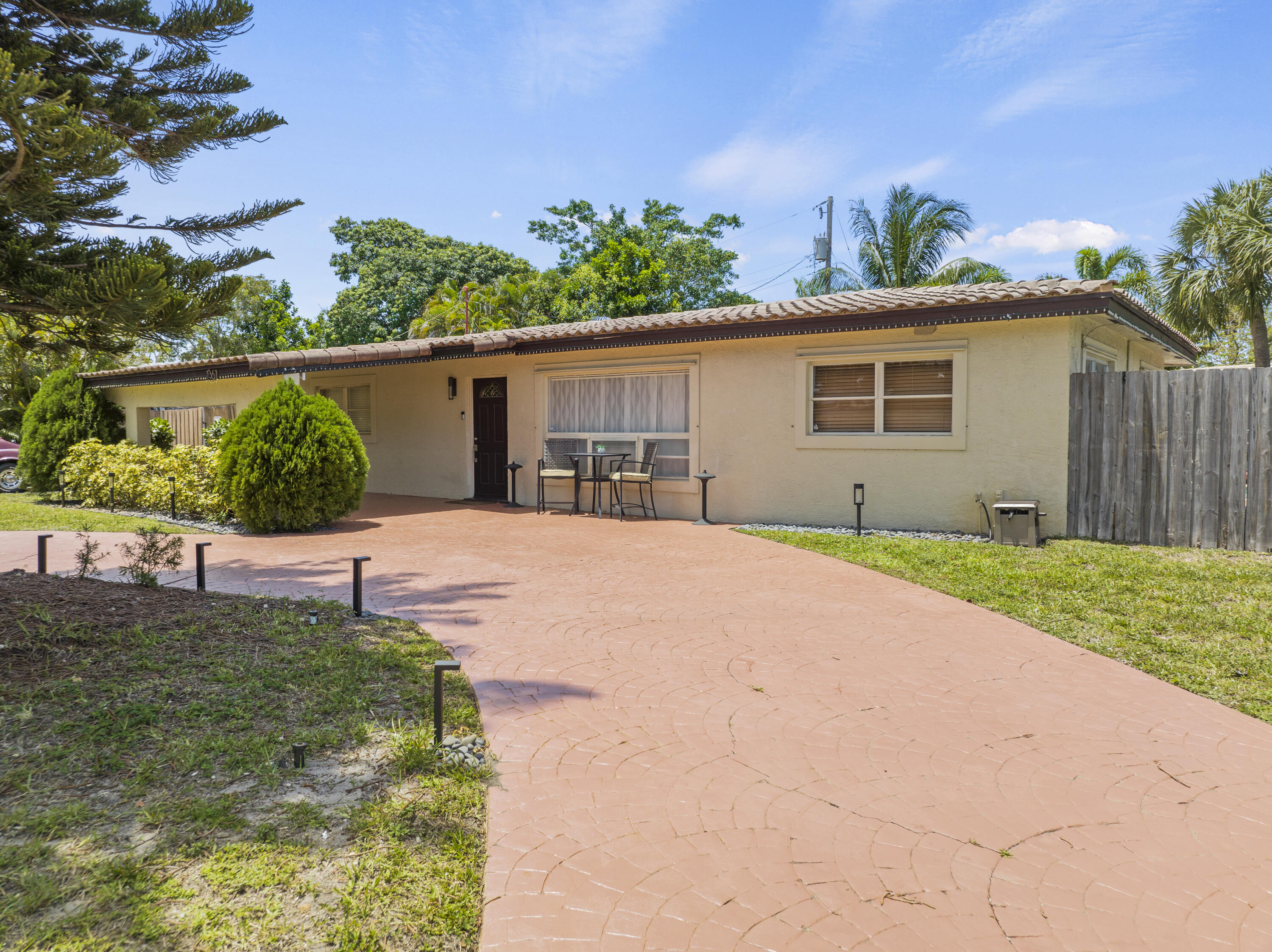 1361 NE 47th Street, Oakland Park, FL 33334