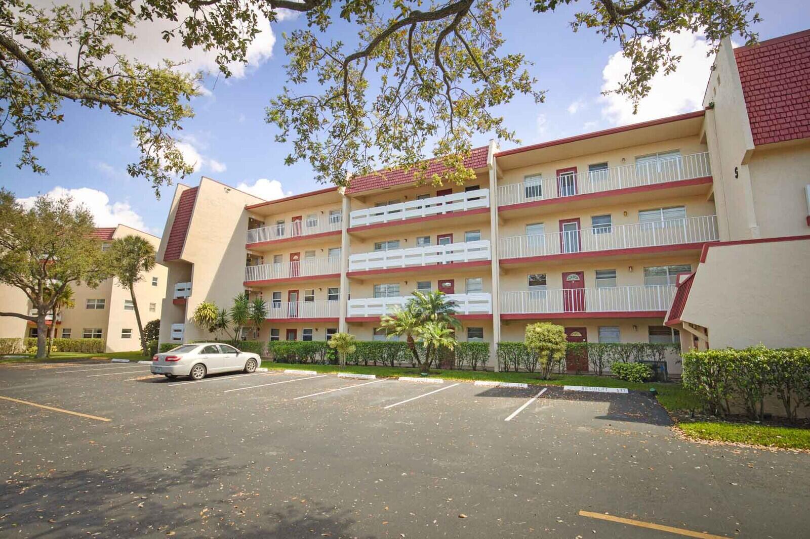1040 Country Club Drive 202, Margate, FL 33063