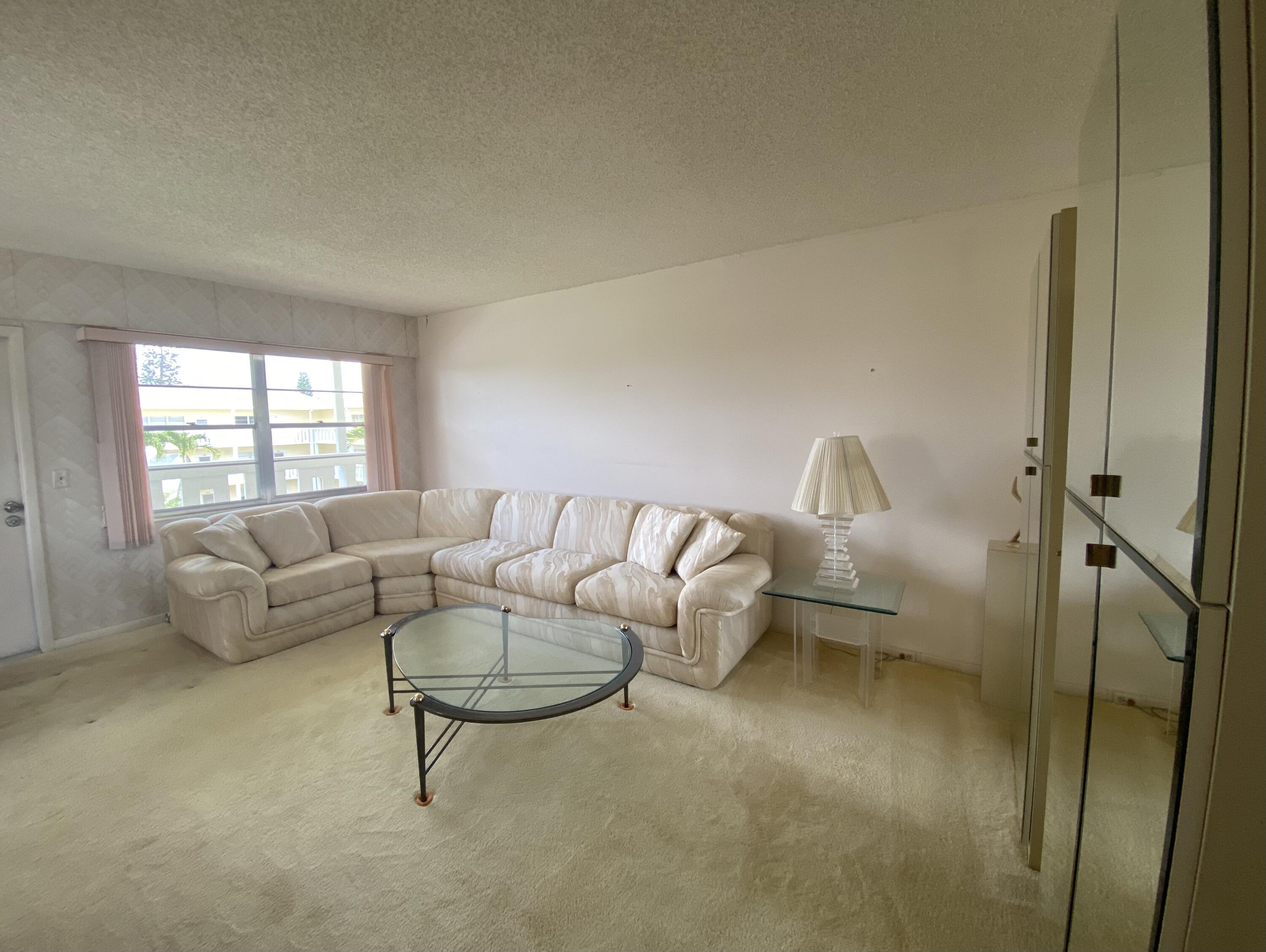 42 Dorset A, Boca Raton, FL 33434
