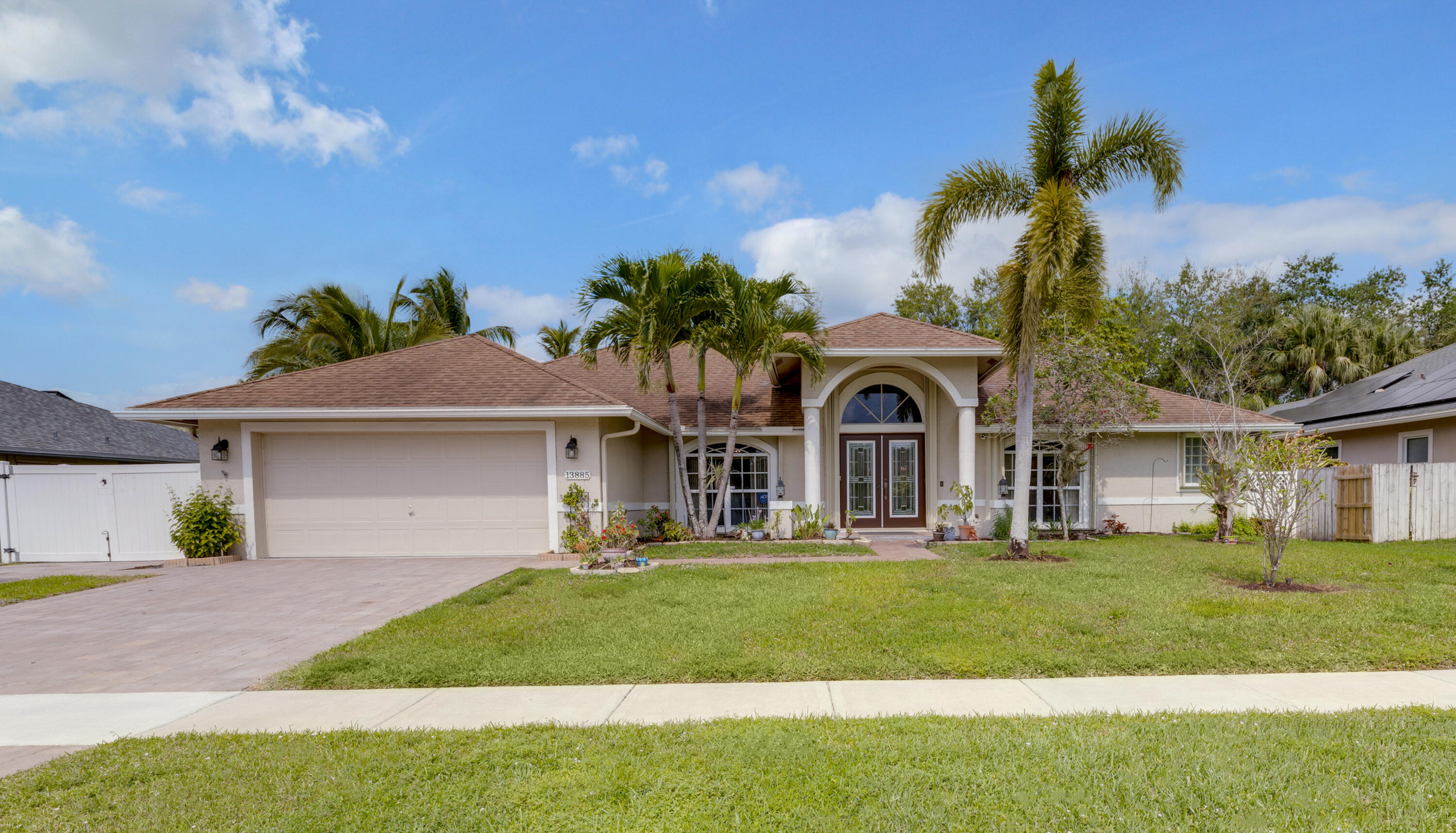 13885 Sheffield Street, Wellington, FL 33414