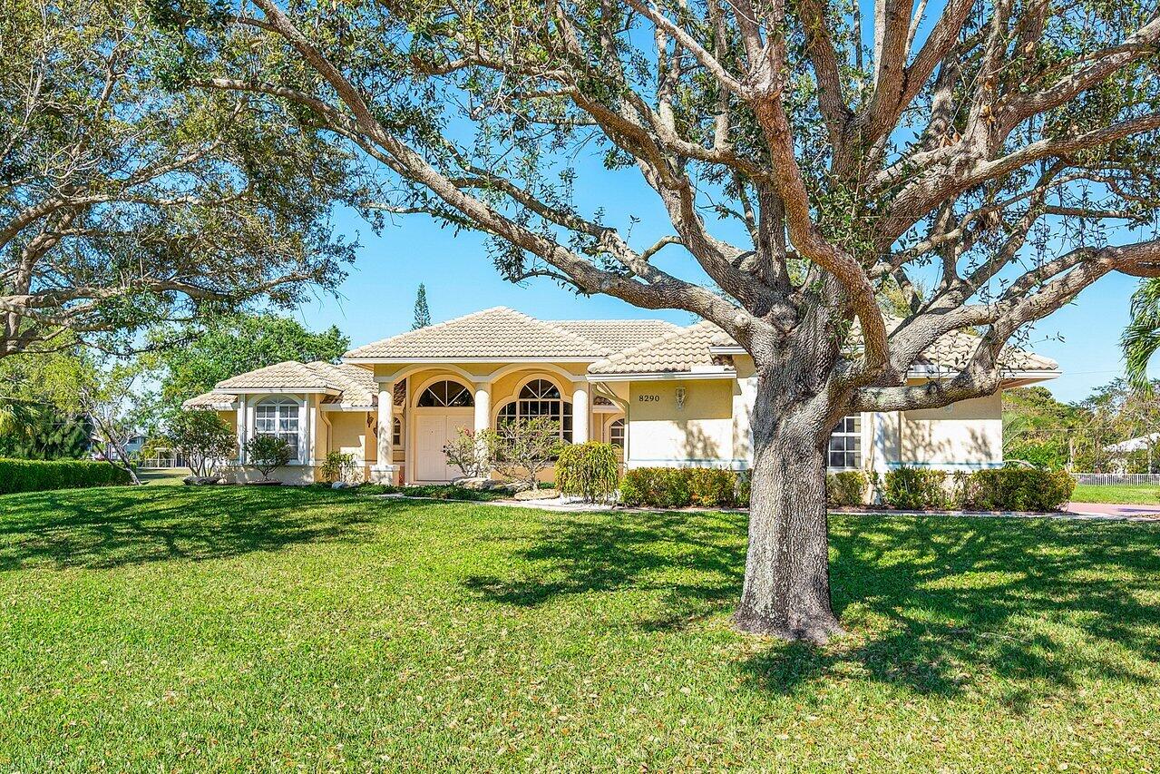 8290 N Mizzen Drive, Boynton Beach, FL 33472