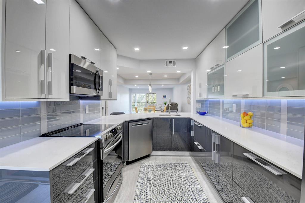 23380 Carolwood Lane 307, Boca Raton, FL 33428