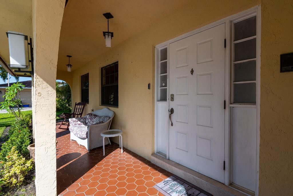 Photo 1 of 2653 Starwood Circle in West Palm Beach - MLS R10870659