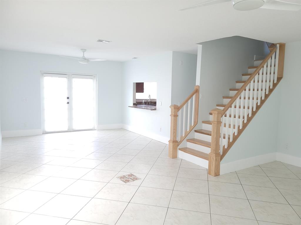 254 SW 6th Street 5, Boca Raton, FL 33432