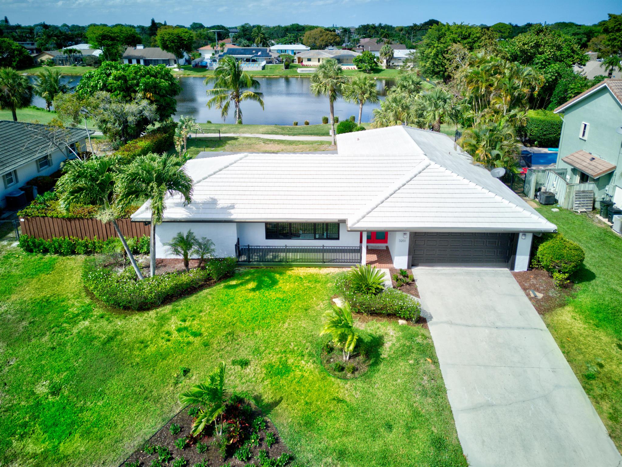 3201 Lakeview Drive, Delray Beach, FL 33445