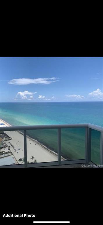 Beautiful Ocean front condo with amazing Ocean and Intracostal's views.The Building has Professional concierge services, Tennis court, Pool, Jacuzzi, 8,000 square foot spa and fitness center with state-of-the-art fitness equipment and facilities.MUST TO SEE to fully appreciate