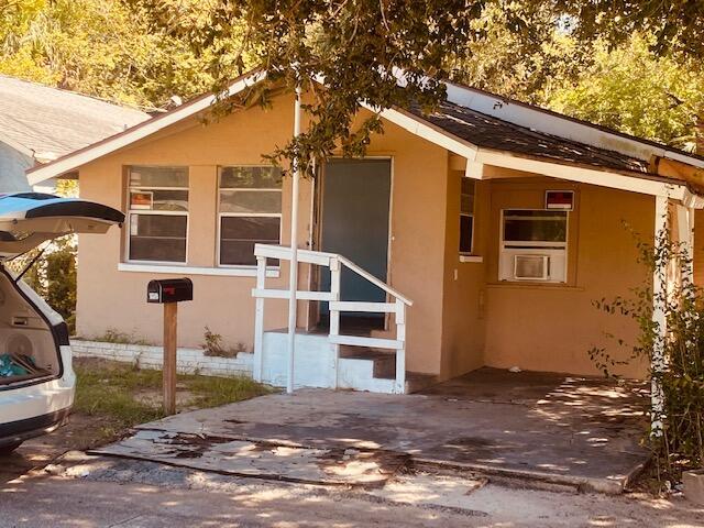 547 Division Street, Daytona Beach, FL 32114