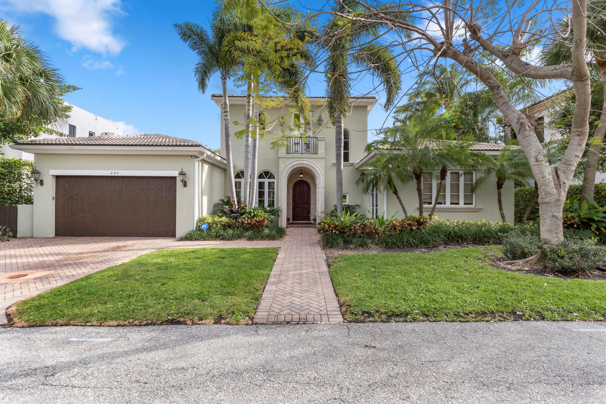 220 Palmetto Lane, West Palm Beach, FL 33405