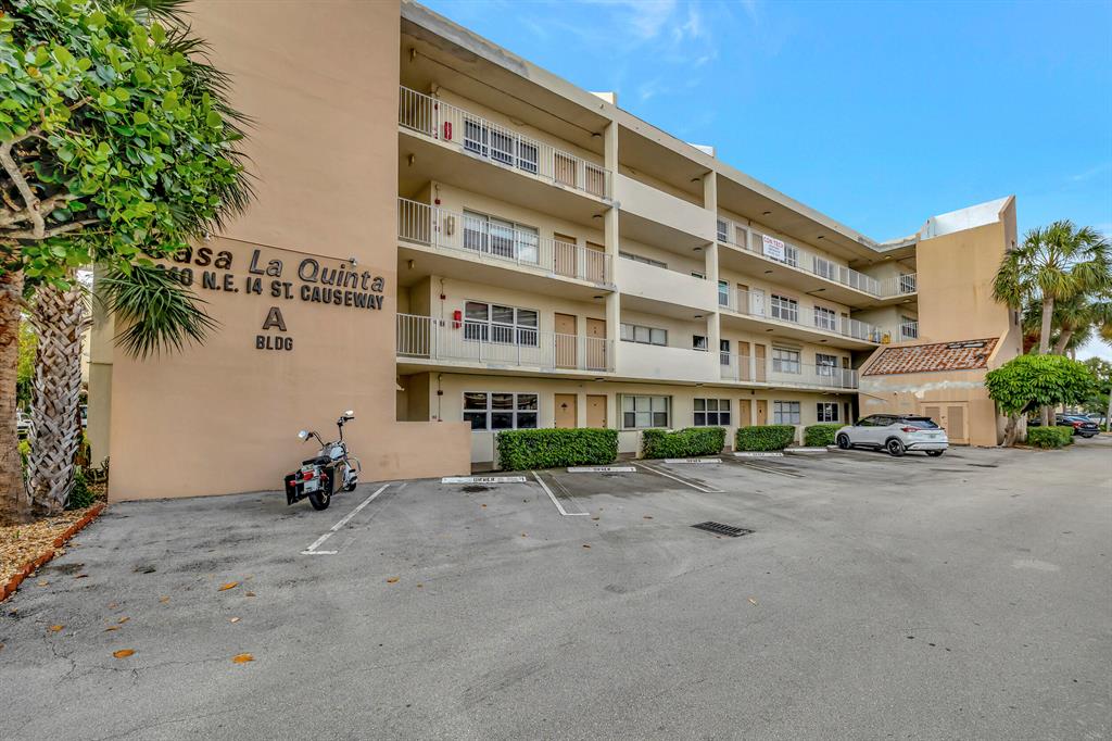 2840 NE 14th Street 102a, Pompano Beach, FL 33062
