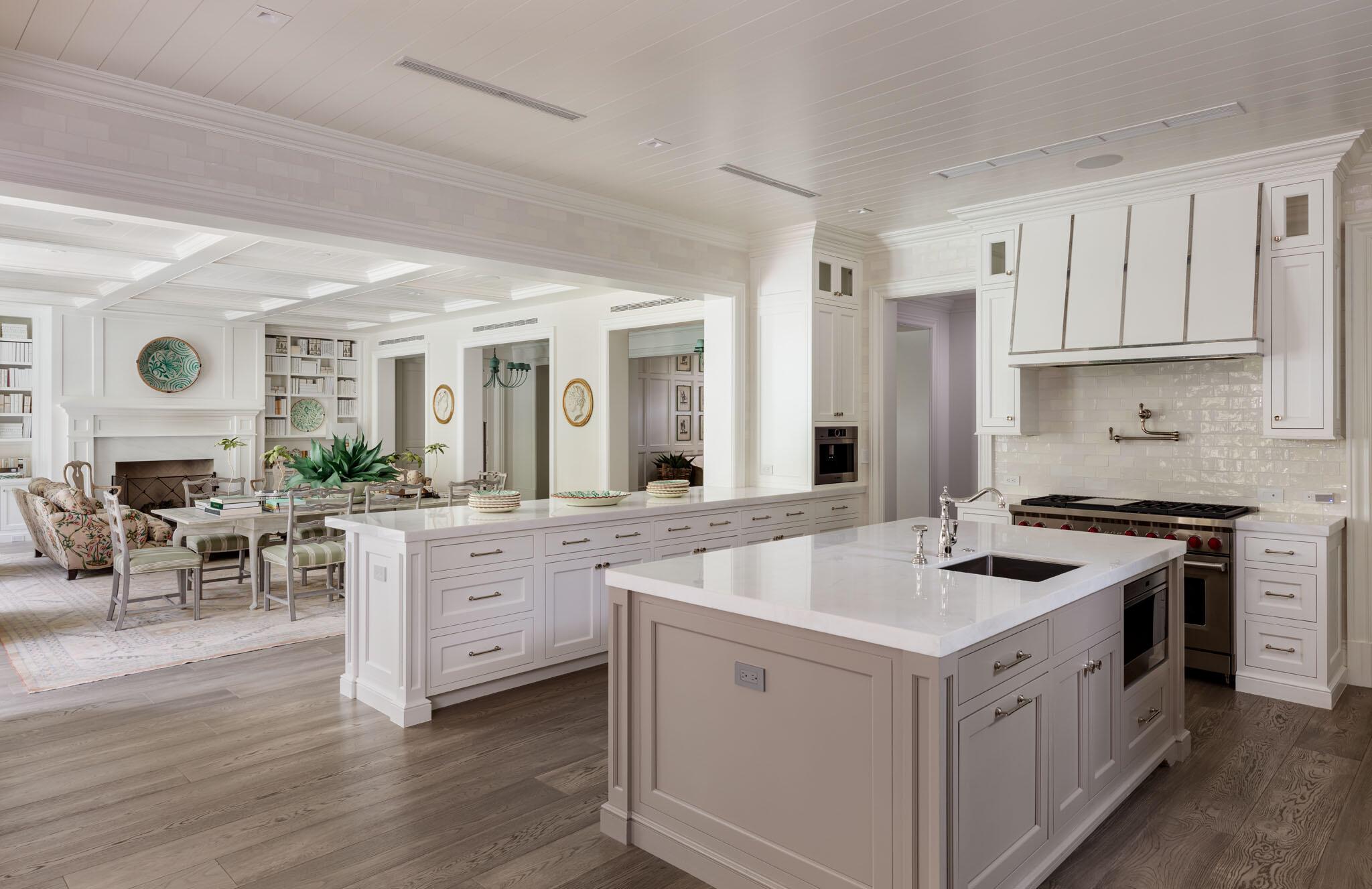 Photo 6 of home located at 255 Emerald Lane, Palm Beach FL