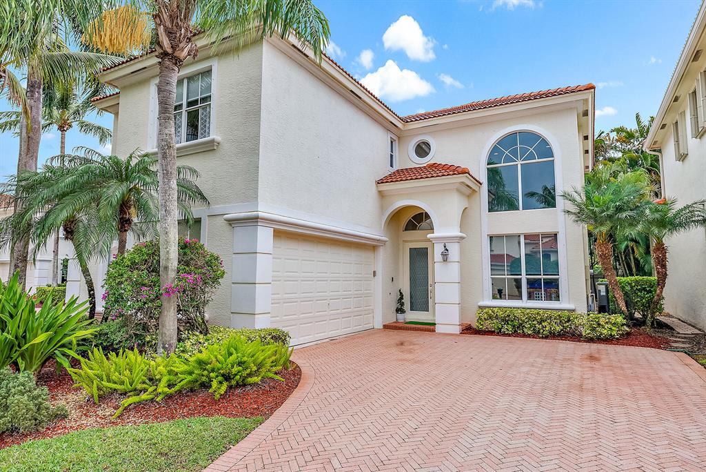 Located within walking distance of Ibis's fine amenities, this spacious 3BR/3.5BA+Loft Legend Club home boasts soaring ceilings, timeless travertine flooring in the main areas, and NEW (2020) tile plank flooring in the primary bedroom. The downstairs powder room was redone in 2022 with a shiplap accent wall and new vanity.  Enjoy solid extra tall doors and excellent quality construction. Impressive curb appeal from the long driveway, this home offers privacy and convenience.  New Samsung washer (2018) and new Samsung dryer (2022), New dishwasher (2021.) The Club at Ibis is an award-winning community that boasts a 90,000 sq. ft. clubhouse, three 18-hole Nicklaus-family Championship courses, five restaurants, a world-class fitness complex,  spa, and incredible tennis and pickleball facility.