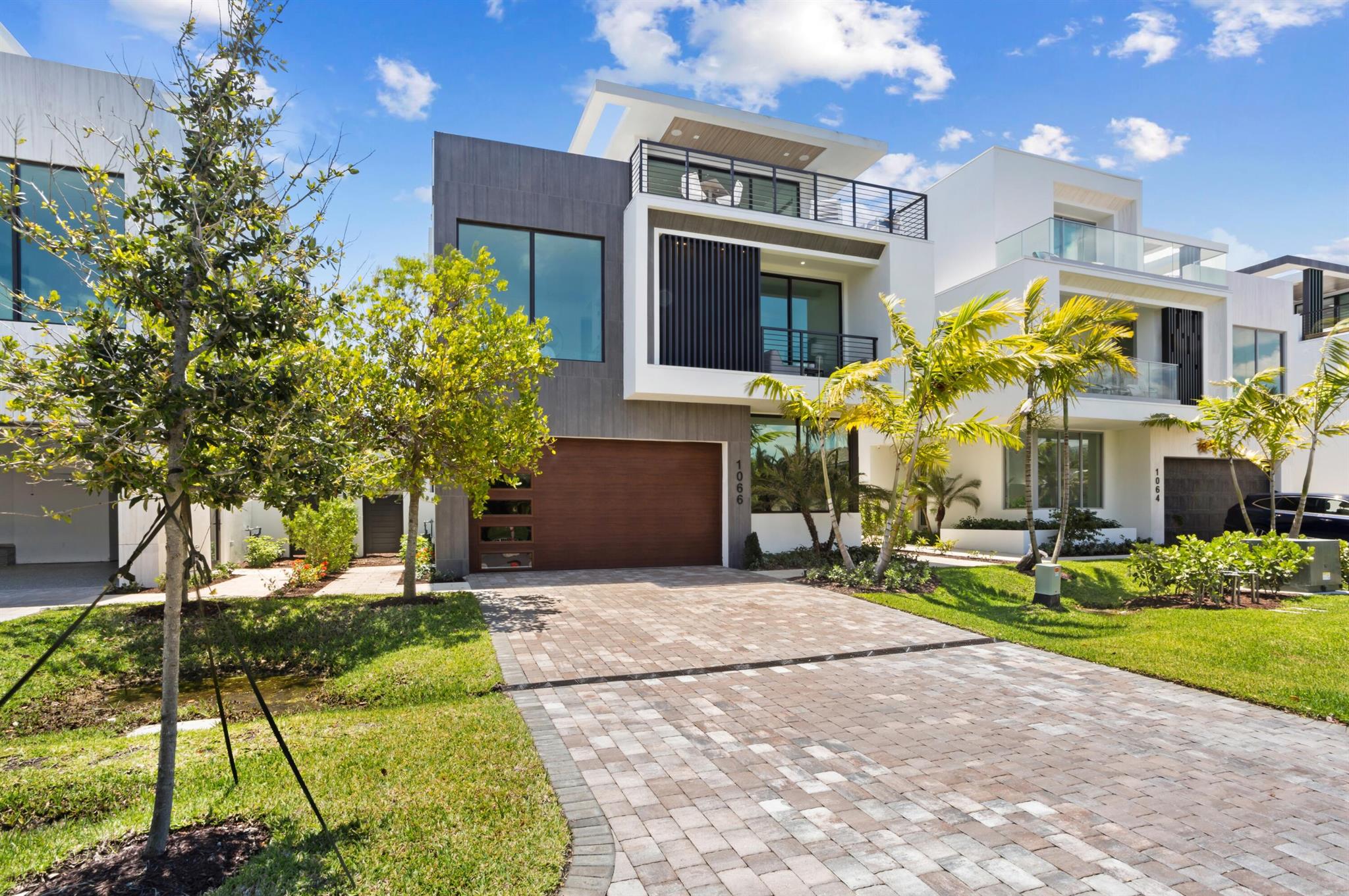 1066 Del Harbour Drive, Delray Beach, FL 