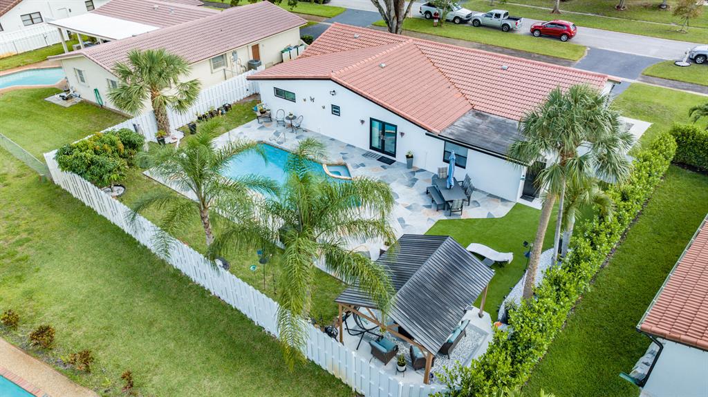 8275 Shadow Wood Boulevard, Coral Springs, FL 33071