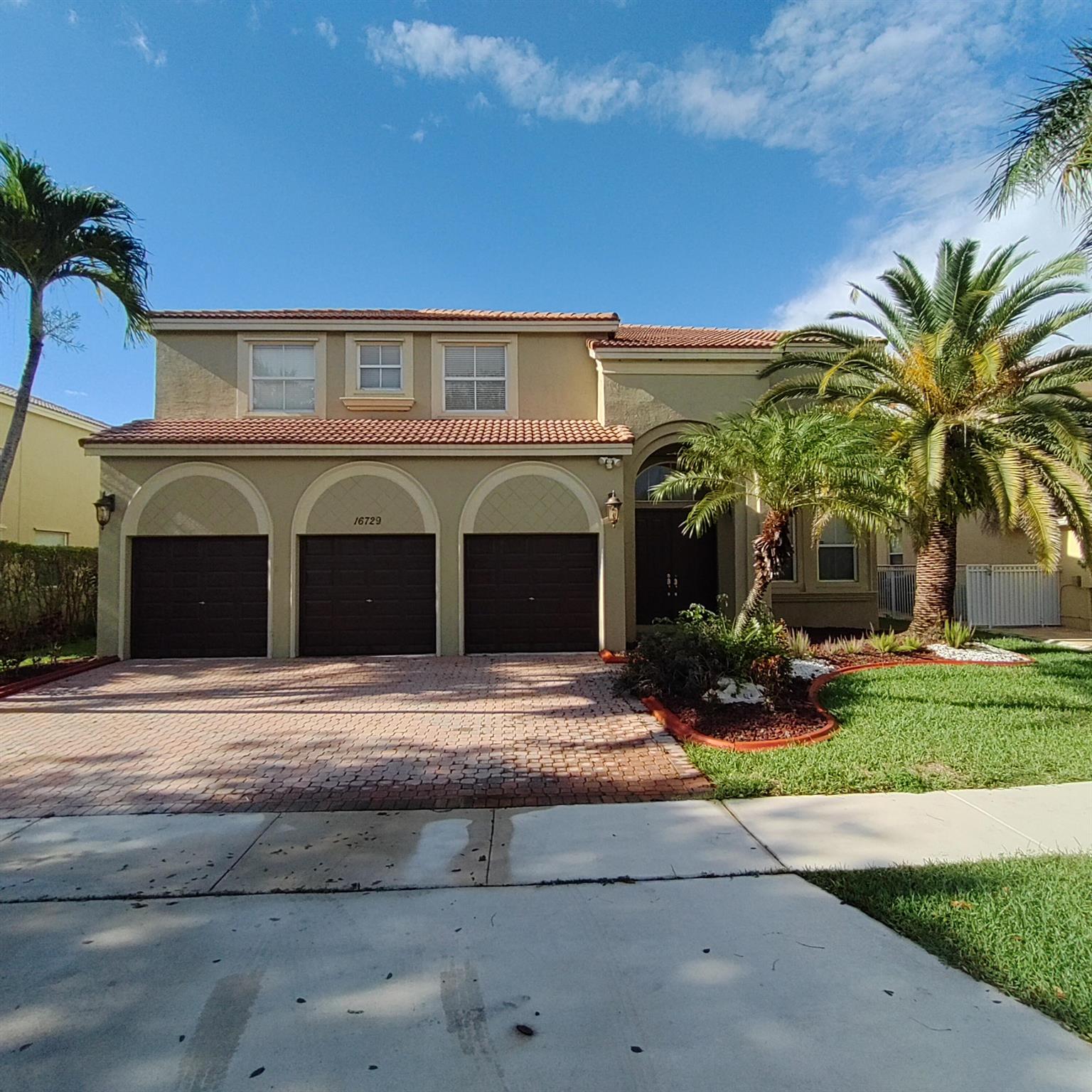 16729 SW 16th Street, Pembroke Pines, FL 33027