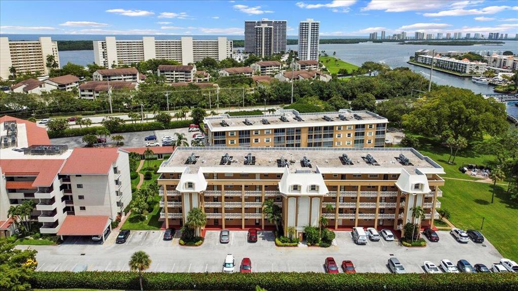 308 Golfview Road 302, North Palm Beach, FL 33408