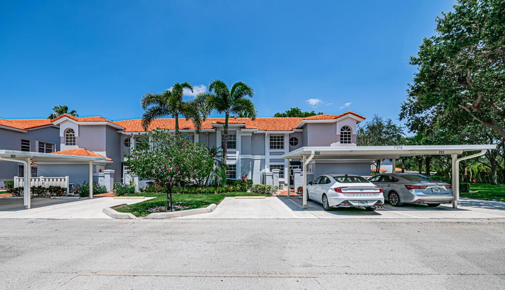 7378 Lake Meadow Way 102, Boynton Beach, FL 33437