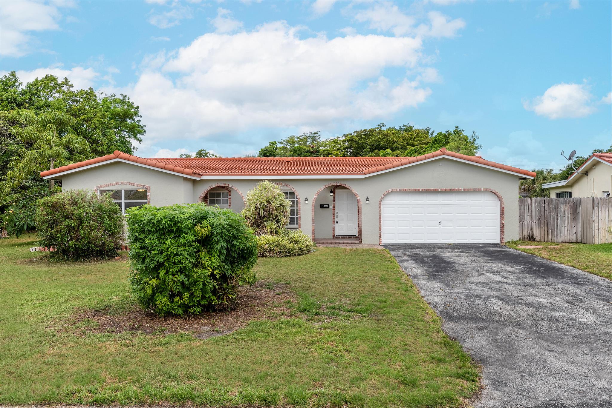 4324 NW 76 Avenue, Coral Springs, FL 33065