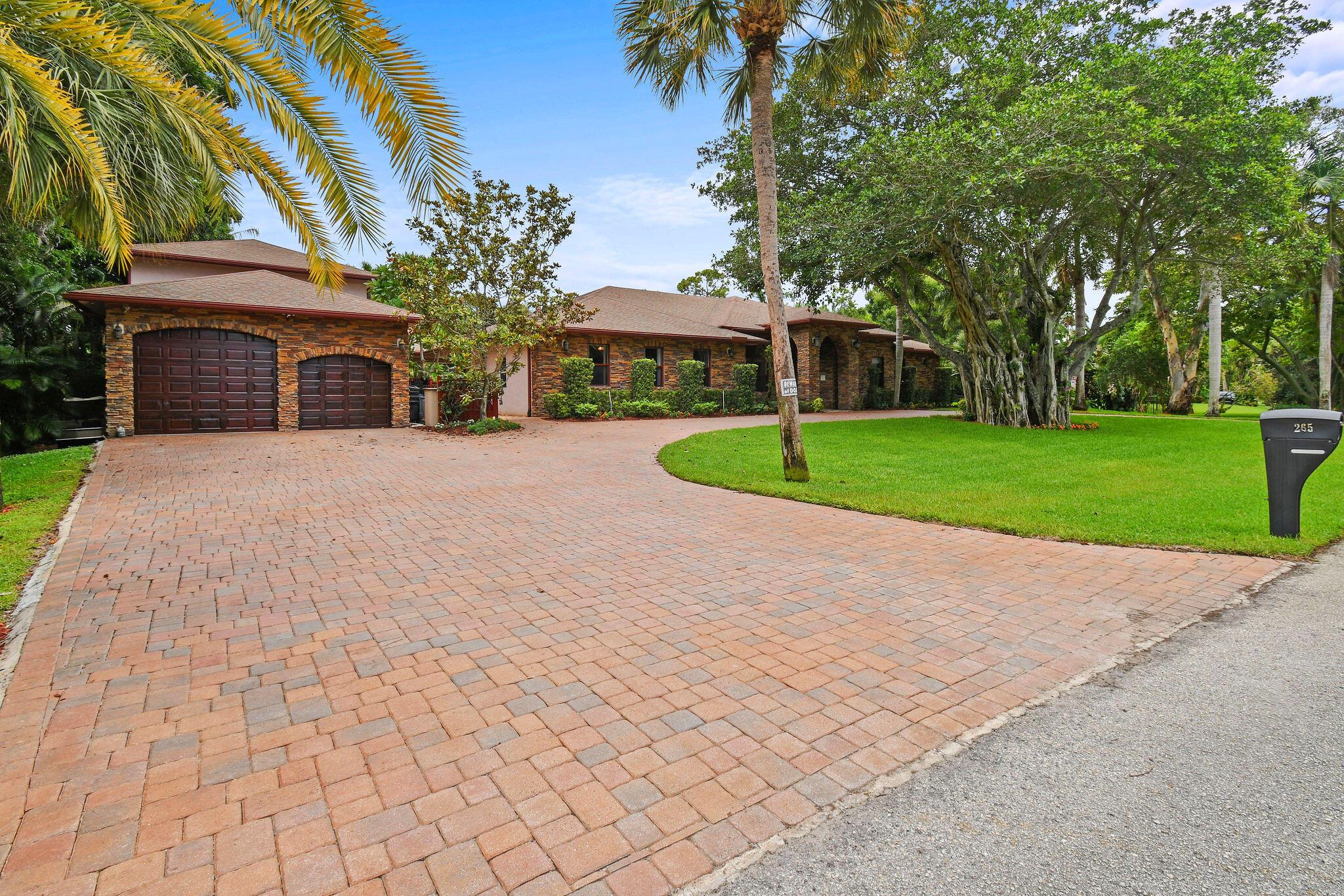 265 Westwood Circle E, West Palm Beach, FL 33411