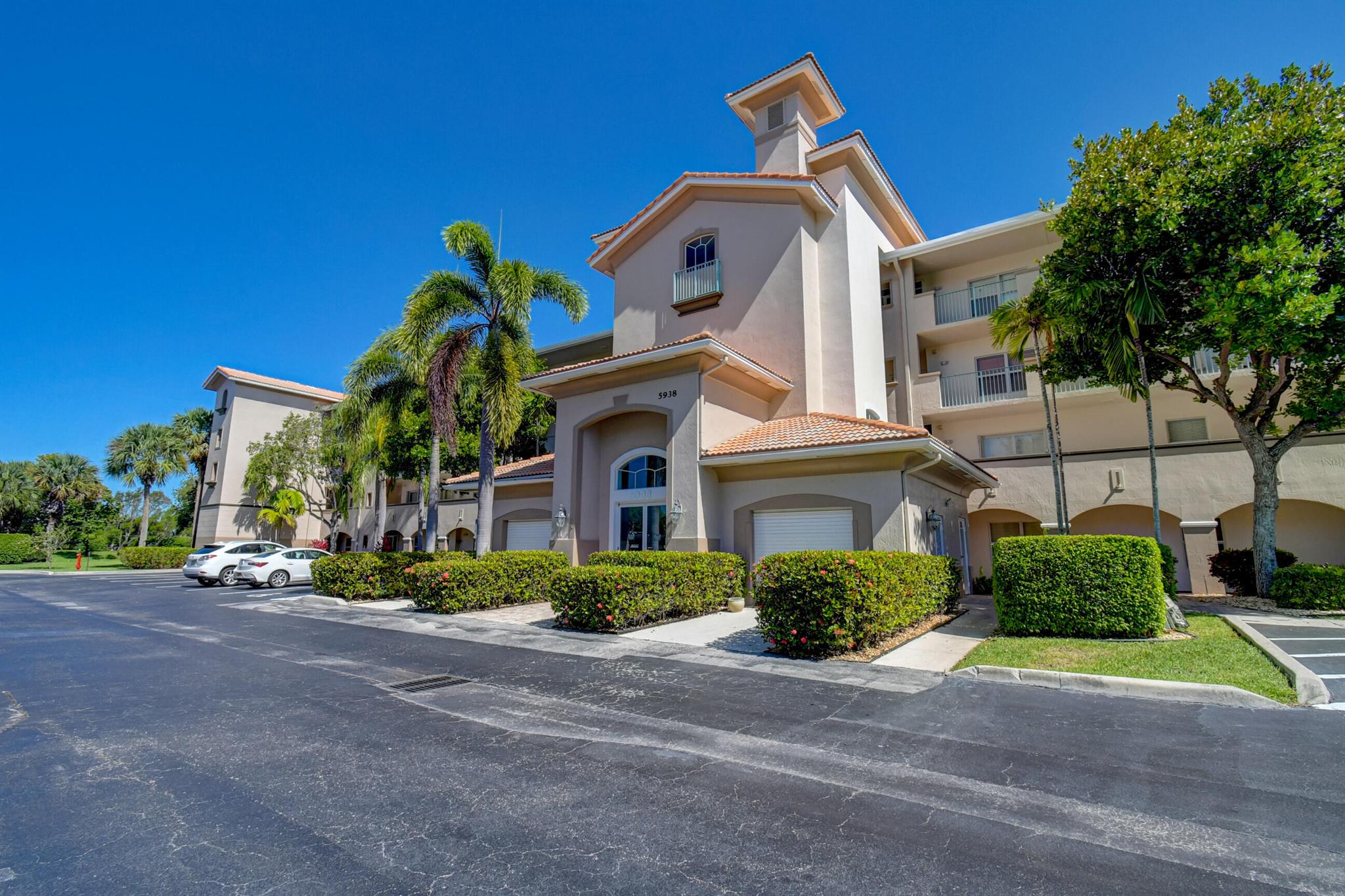 5938 Crystal Shores Drive 202