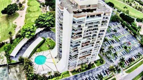 Photo 21 of home located at 2425 Presidential Way 2002, West Palm Beach FL