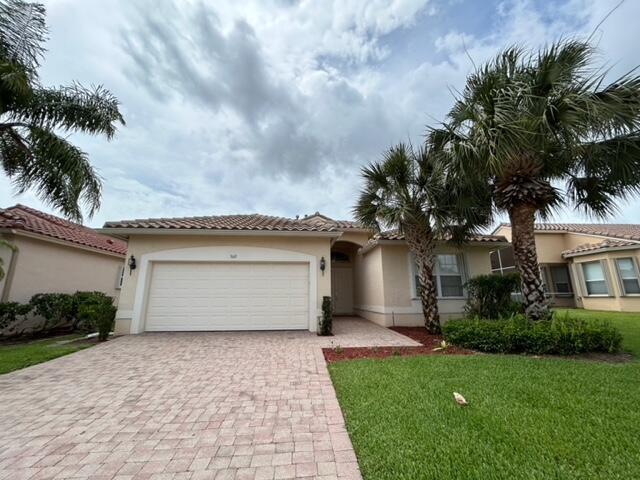 360 NW Shoreline Circle NW, Saint Lucie West, FL 