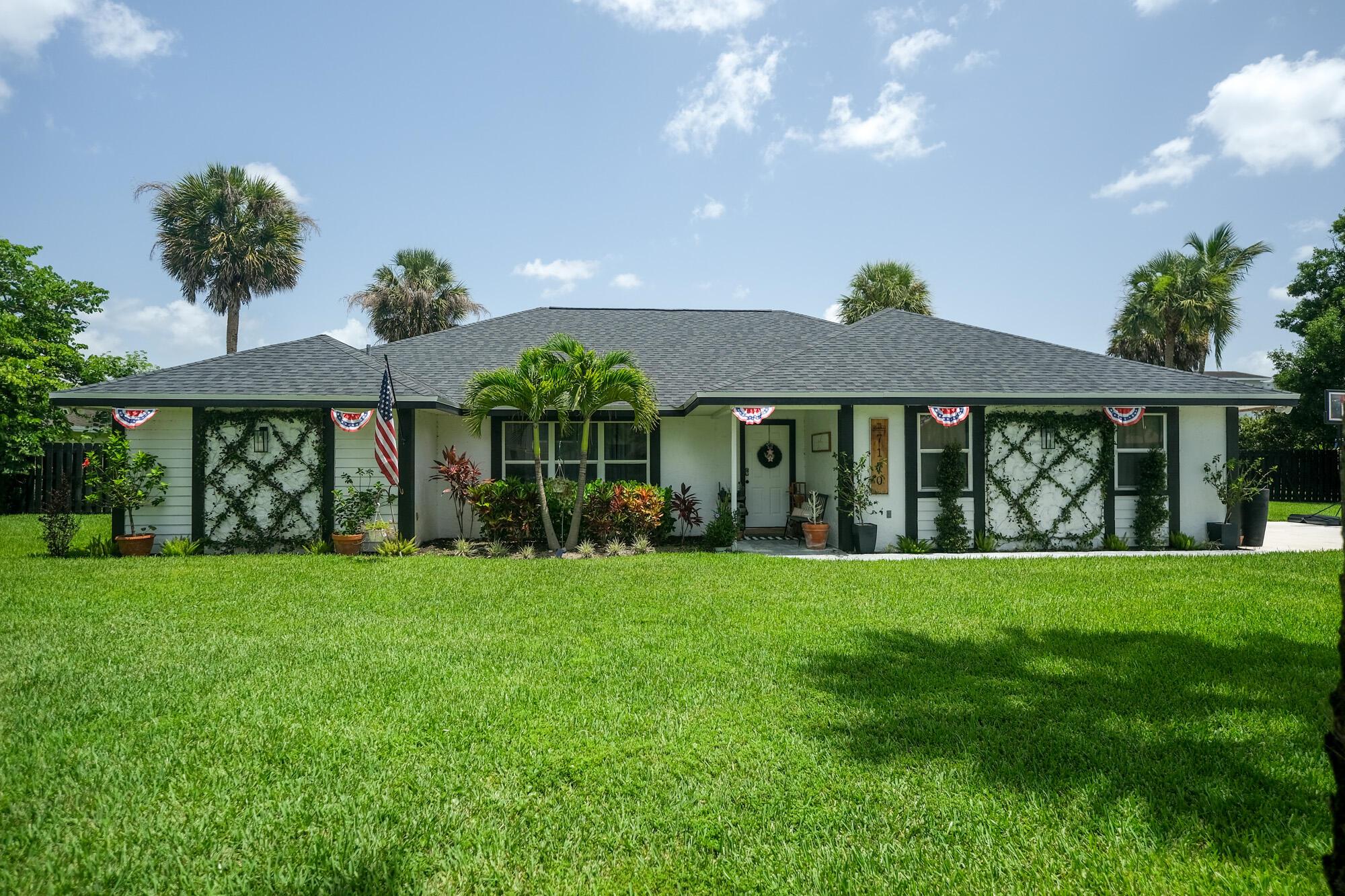 Photo 1 of 7170 High Sierra Circle in West Palm Beach - MLS R10904248
