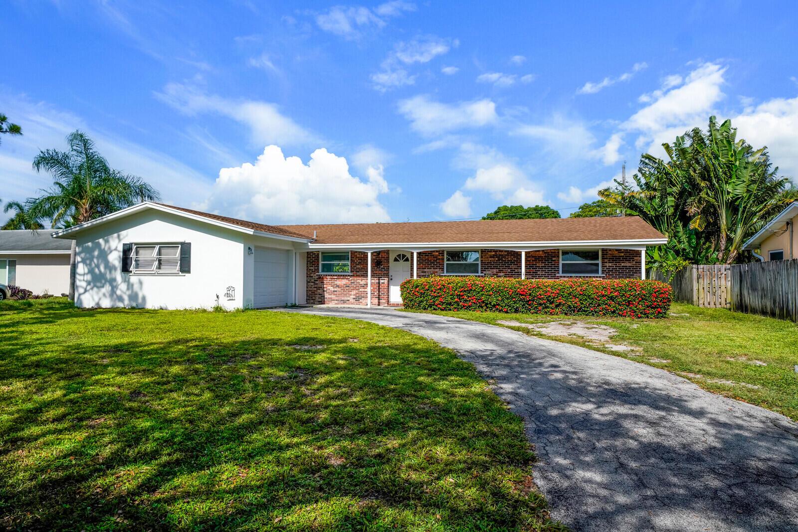 19406 Country Club Drive, Jupiter, FL 33469