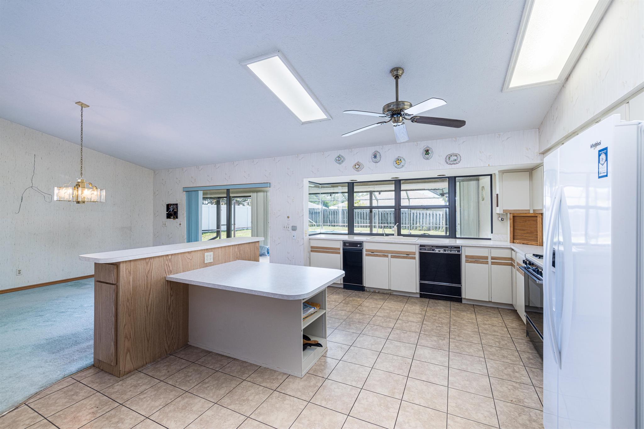 Photo 6 of home located at 1526 SE Cownie Street, Port St Lucie FL