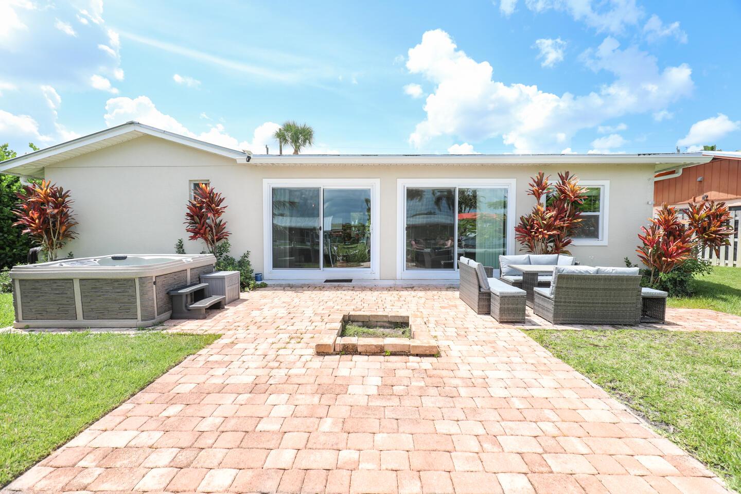 Photo 10 of home located at 1413 SW Seagull Way, Palm City FL