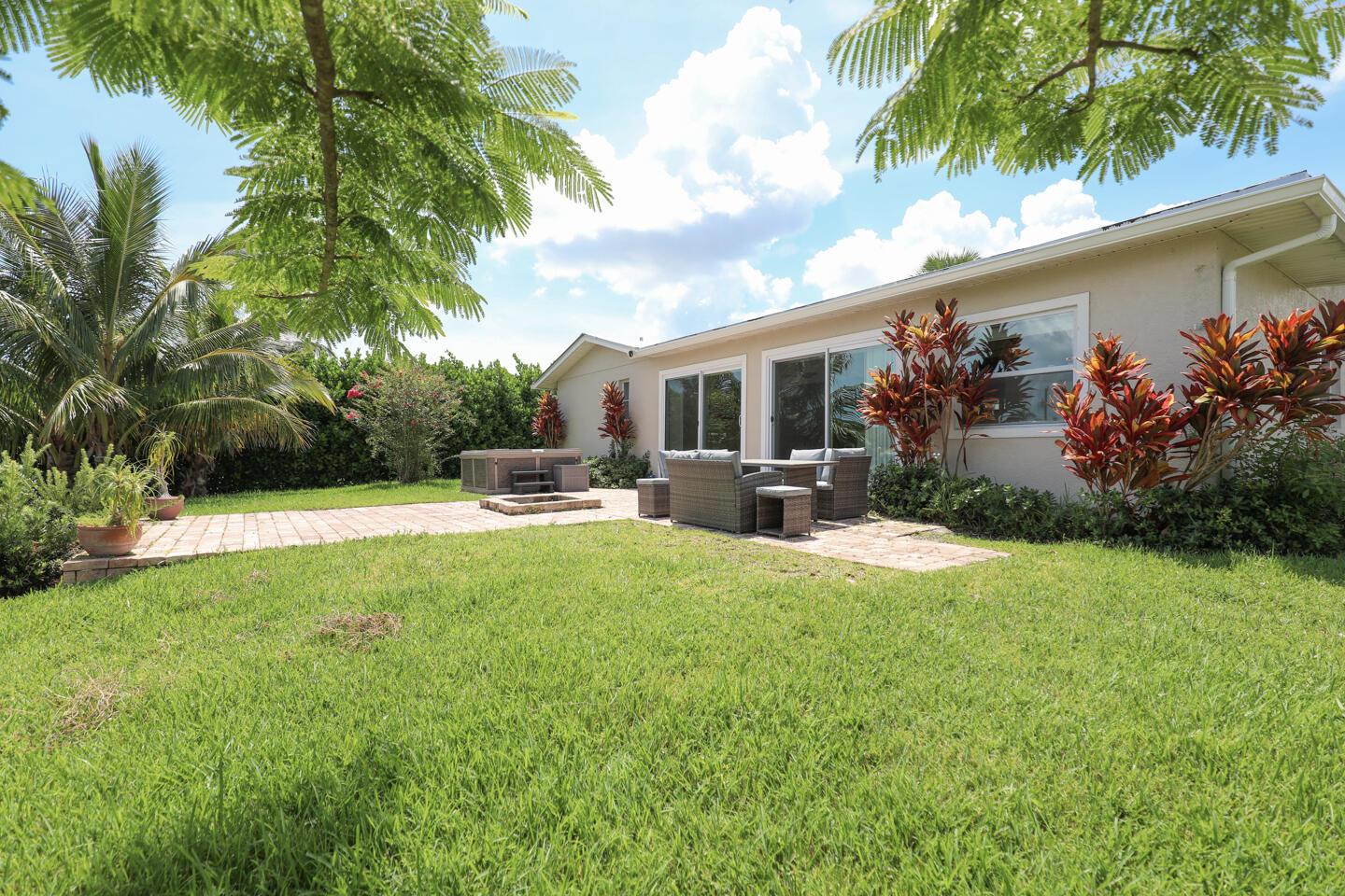 Photo 12 of home located at 1413 SW Seagull Way, Palm City FL
