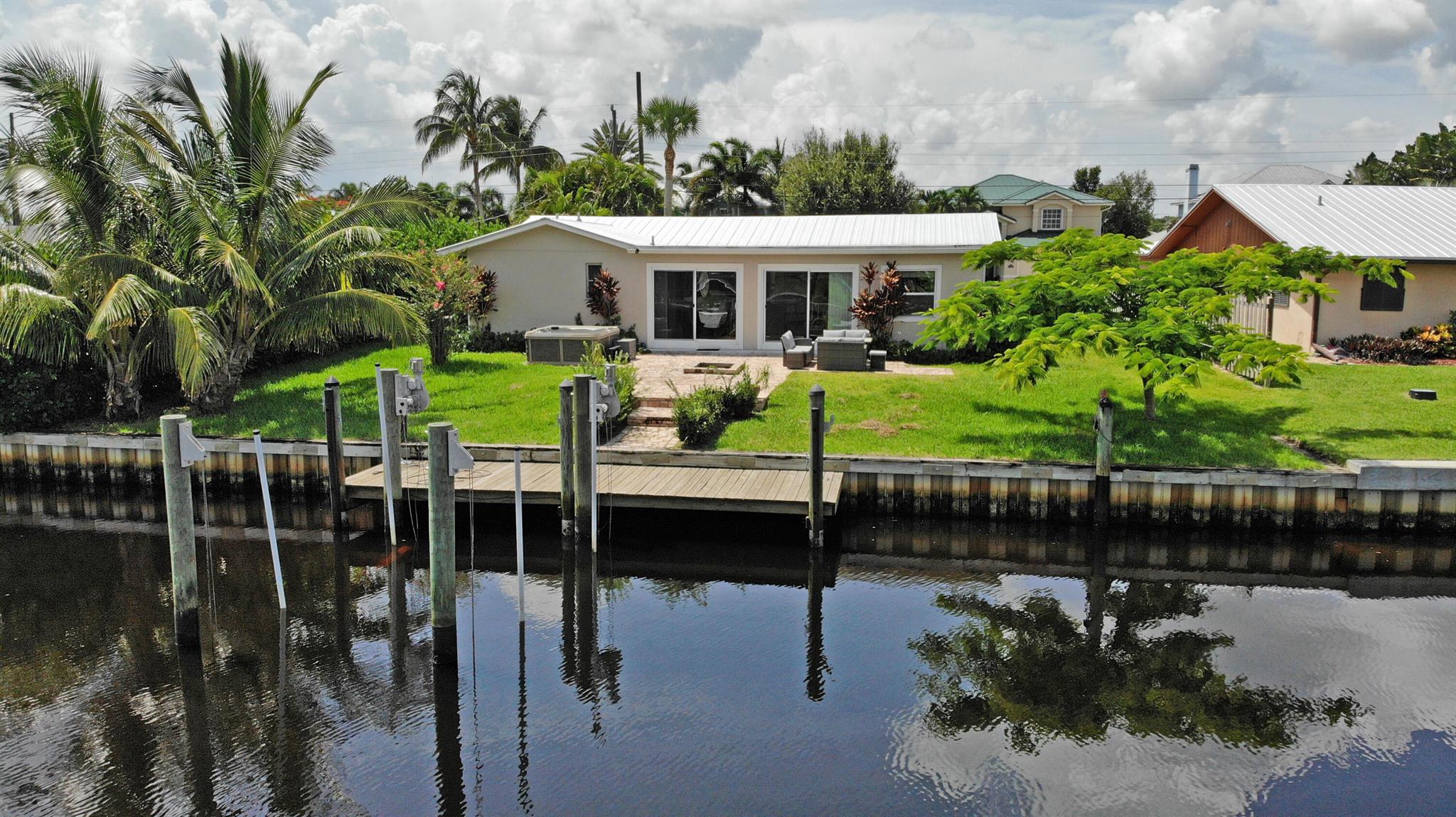 Photo 7 of home located at 1413 SW Seagull Way, Palm City FL