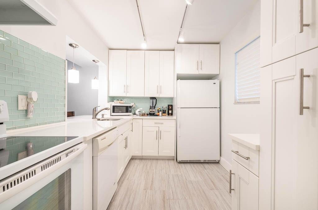 5220 Las Verdes Circle 320