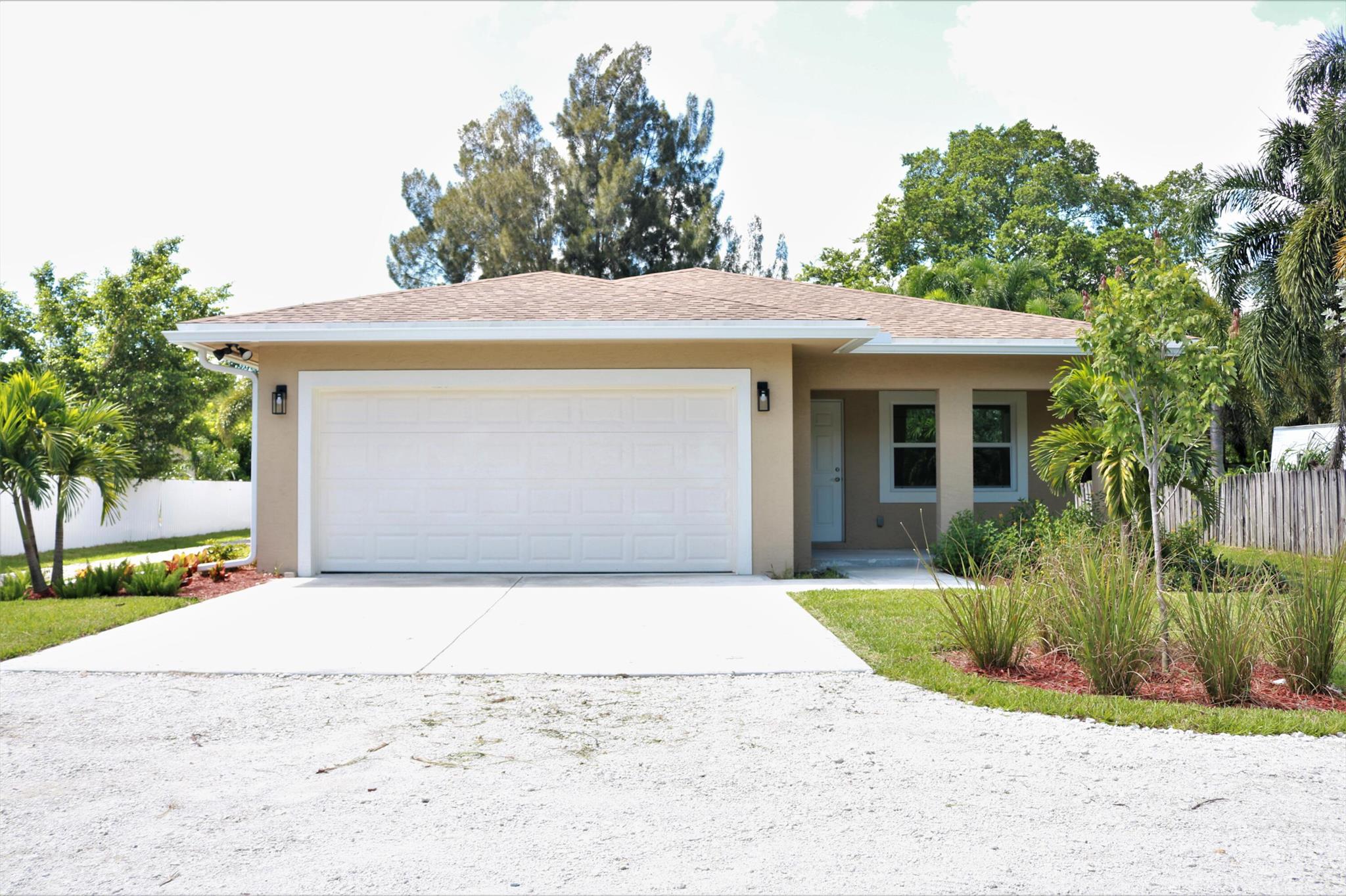 Photo 1 of 4400 Palm Avenue in West Palm Beach - MLS R10911748