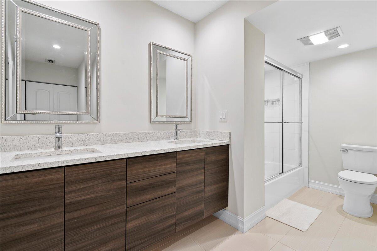 Photo 17 of home located at 21719 Arriba Real 26-J, Boca Raton FL