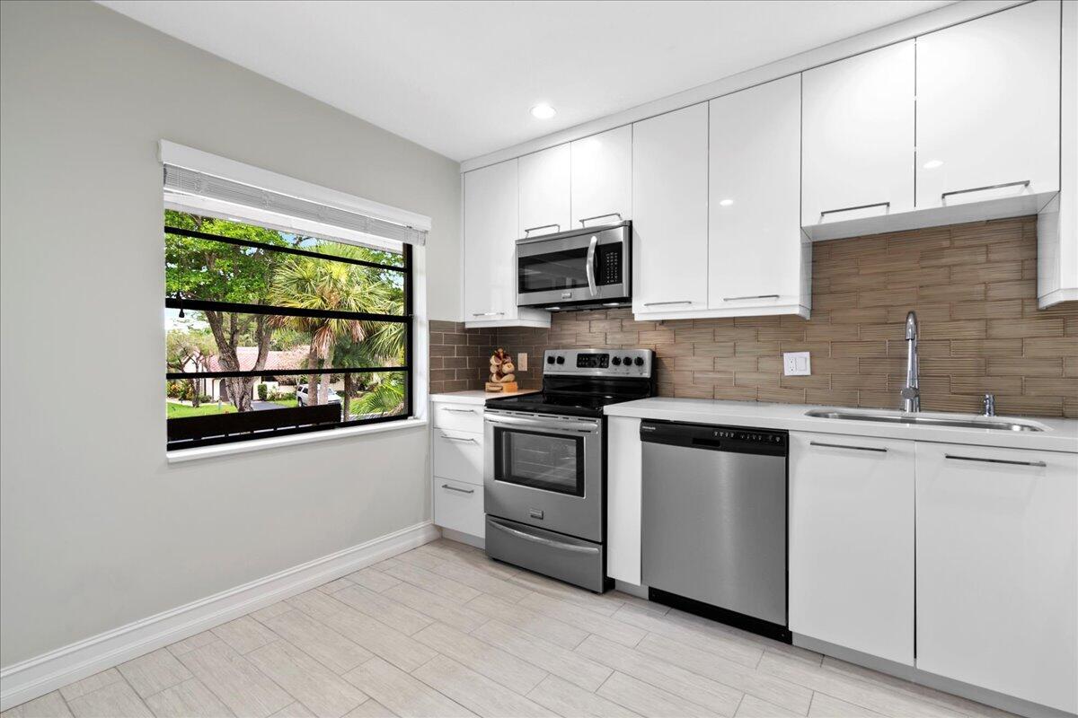 Photo 4 of home located at 21719 Arriba Real 26-J, Boca Raton FL