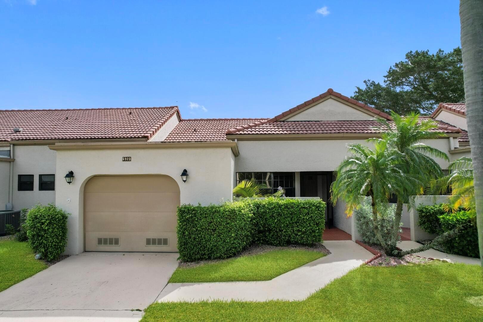 5923 Parkwalk Circle W
