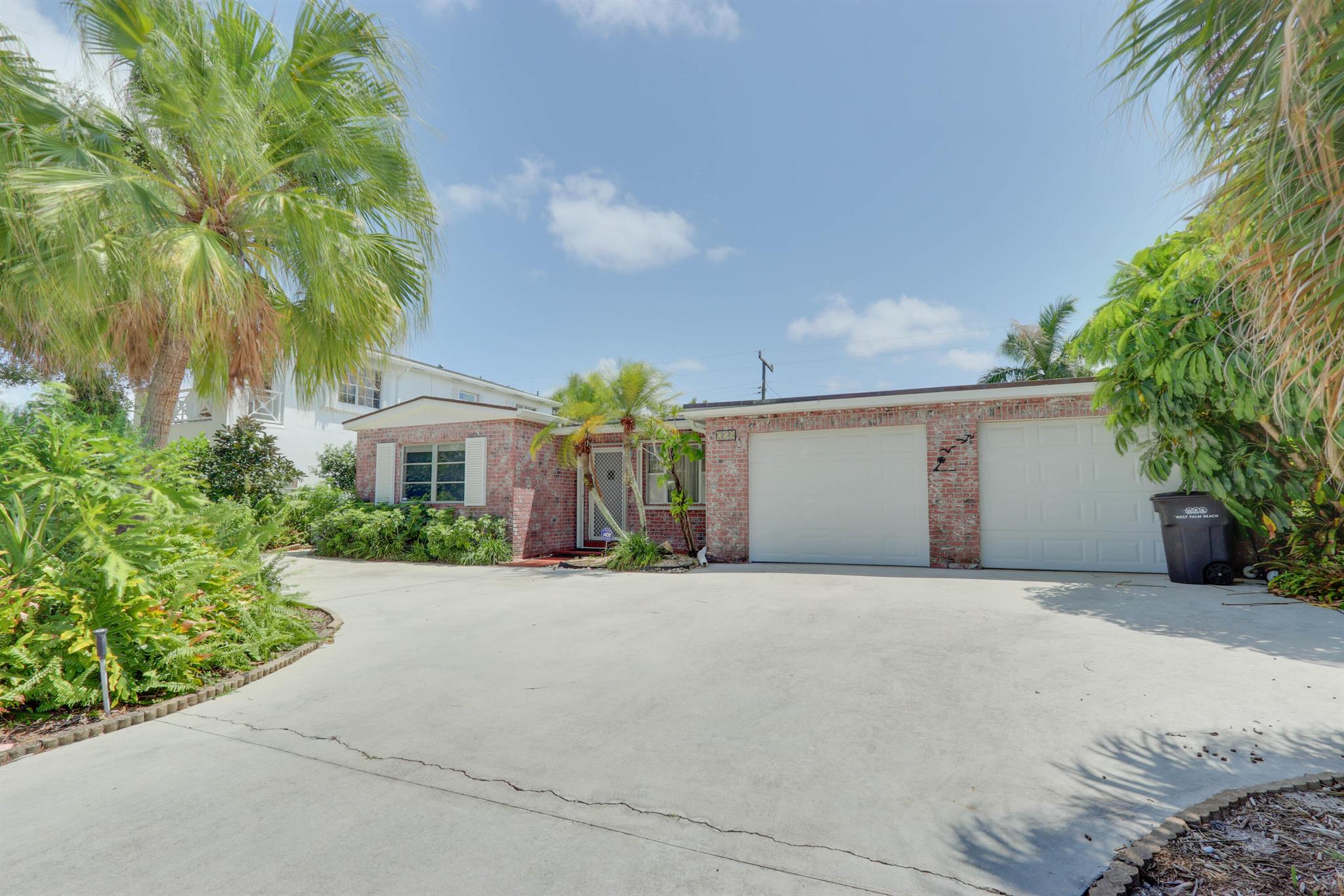 Photo 2 of 250 Santa Lucia Drive in West Palm Beach - MLS R10915407