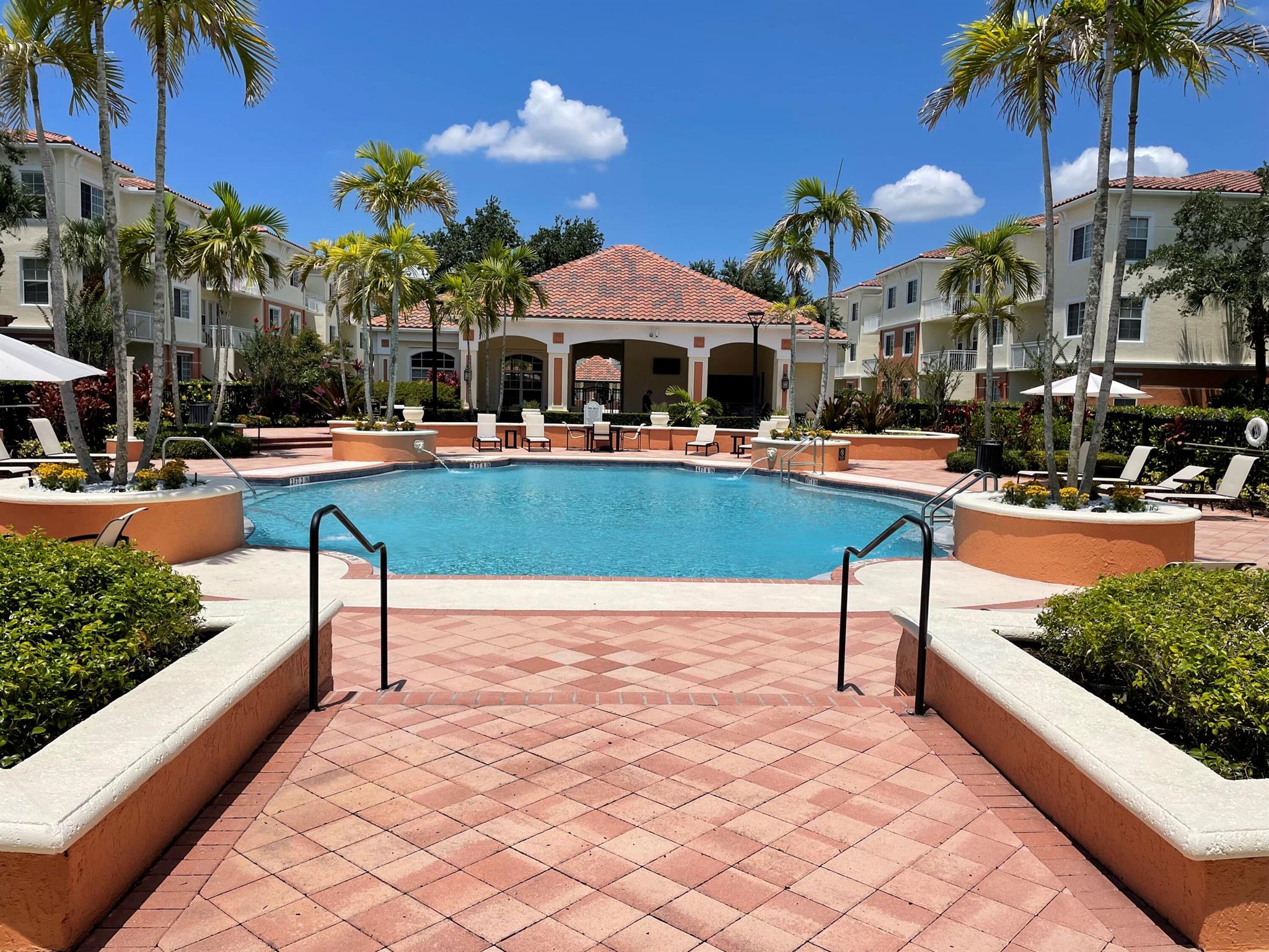 Photo 2 of Mezzano Condo Apt 2307 in West Palm Beach - MLS R10915982