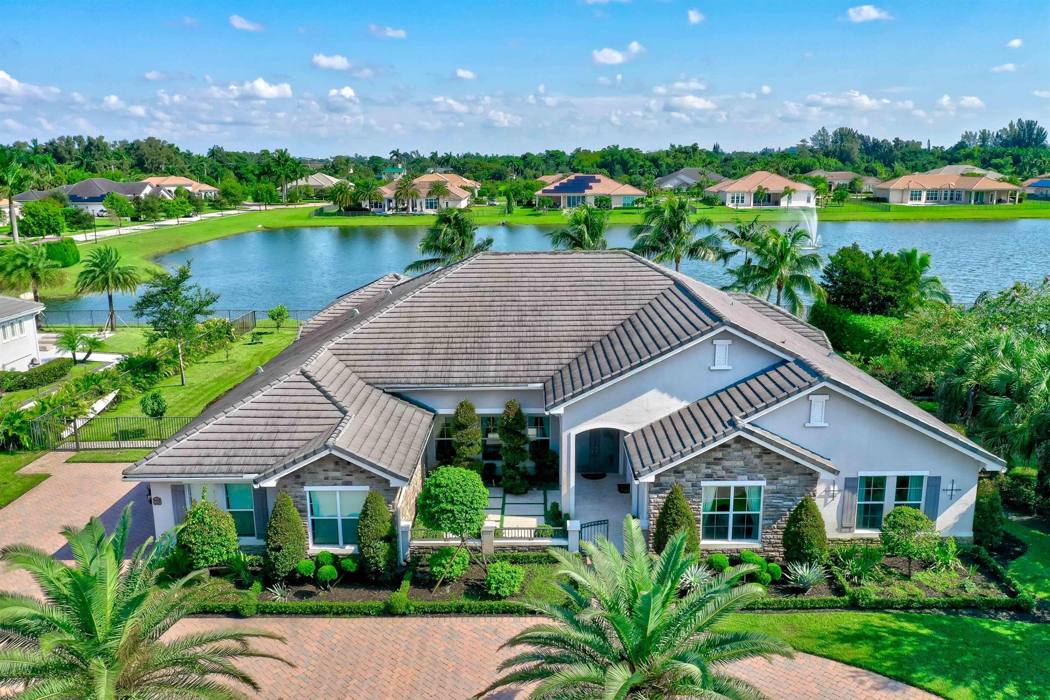 Photo 1 of 5693 S Sterling Ranch Drive in Davie - MLS R10916149