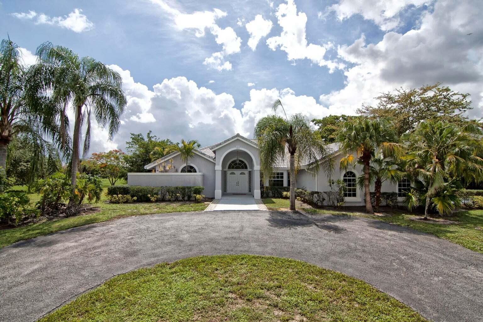 2696 Appaloosa Trail, Wellington, FL 