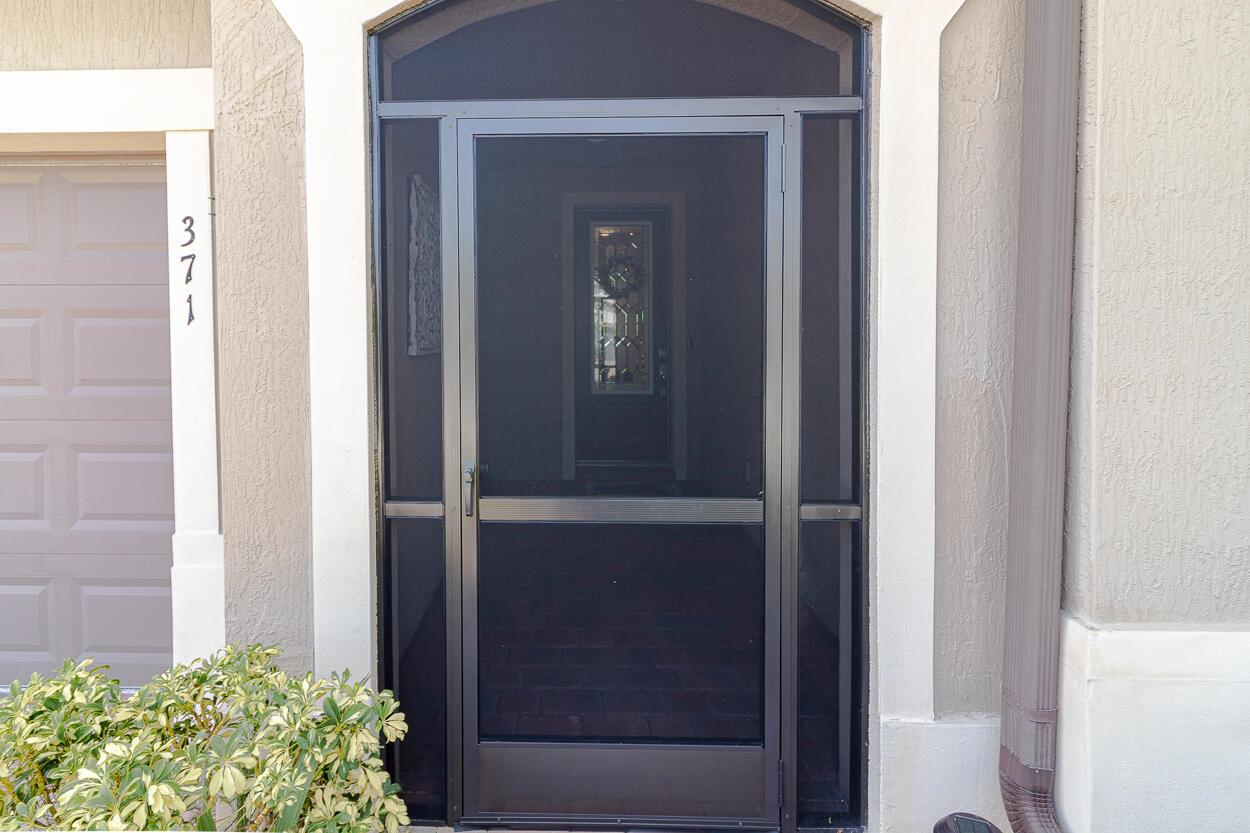 Photo 34 of home located at 371 SE Courances Drive, Port St Lucie FL