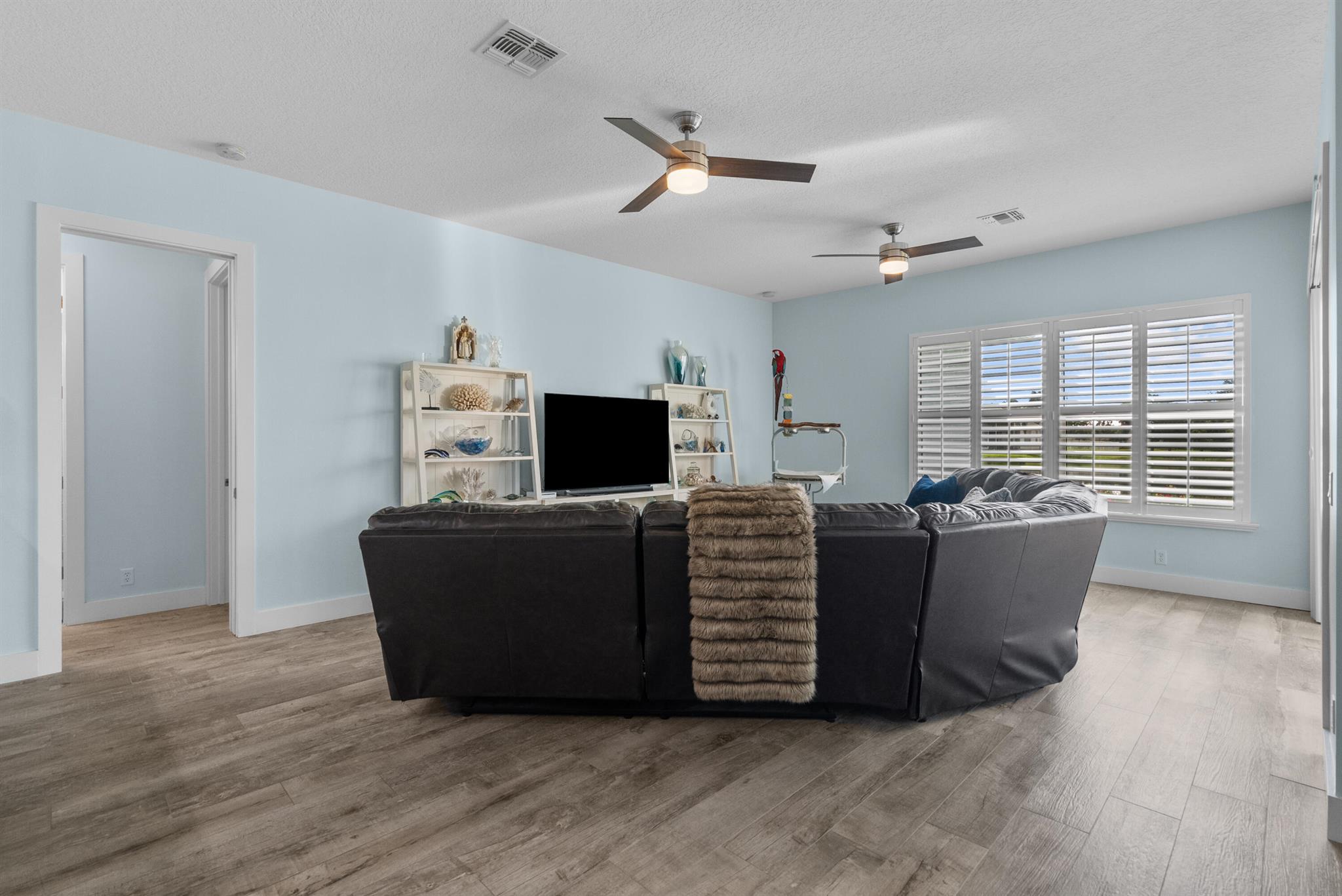 Photo 12 of home located at 127 NW Madison Court, Port St Lucie FL