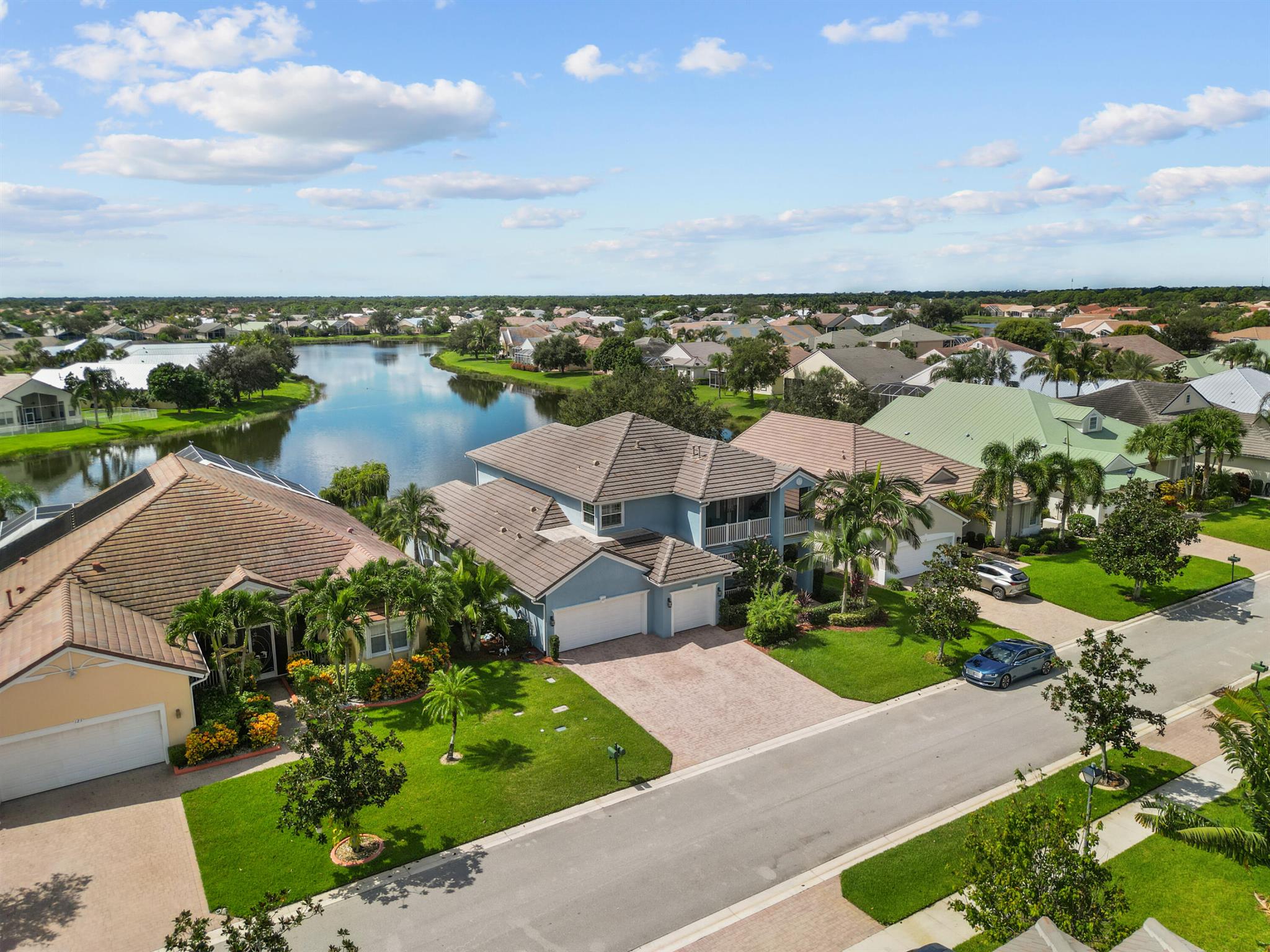 Photo 3 of home located at 127 NW Madison Court, Port St Lucie FL