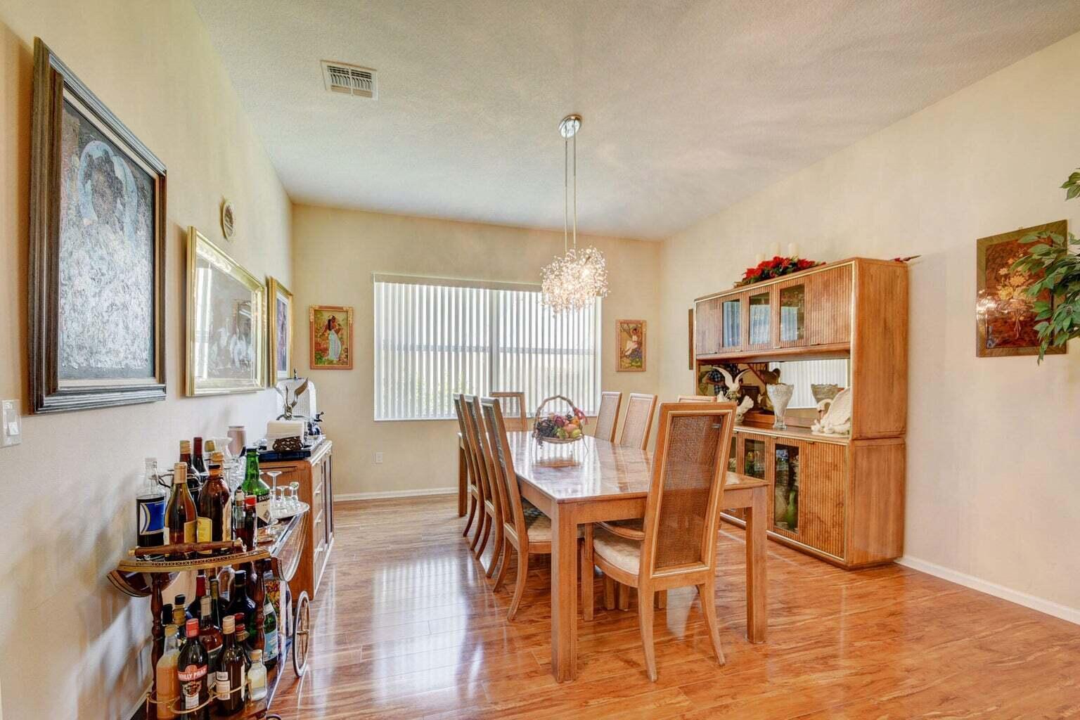 Photo 9 of home located at 2542 Vicara Court, Royal Palm Beach FL