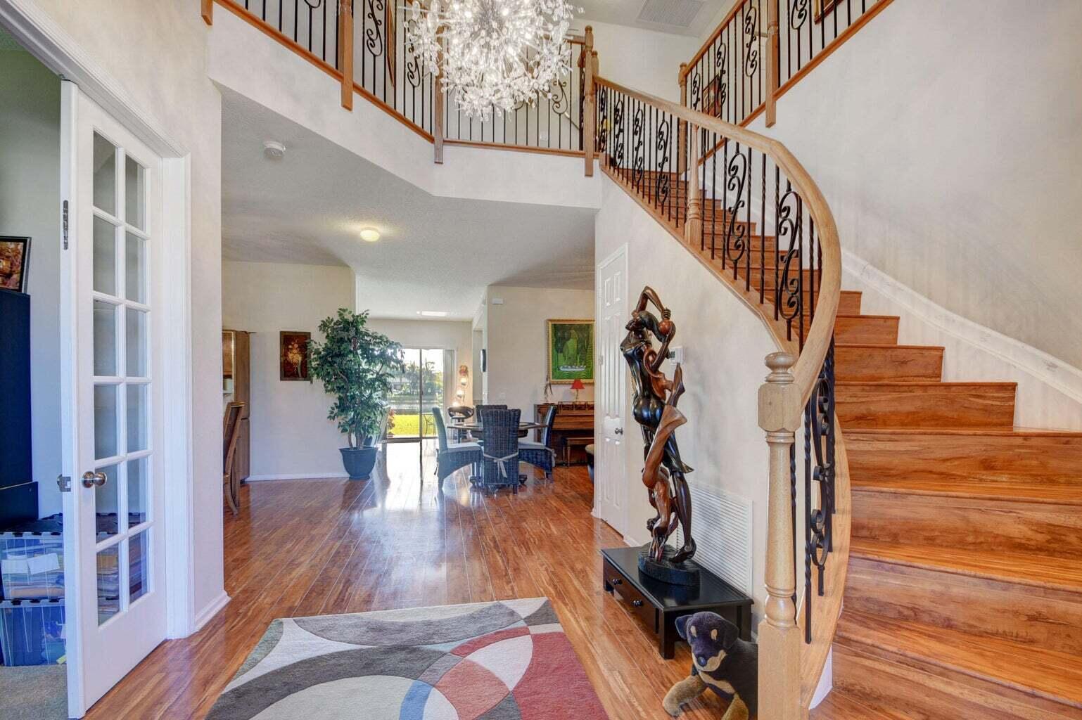 Photo 10 of home located at 2542 Vicara Court, Royal Palm Beach FL