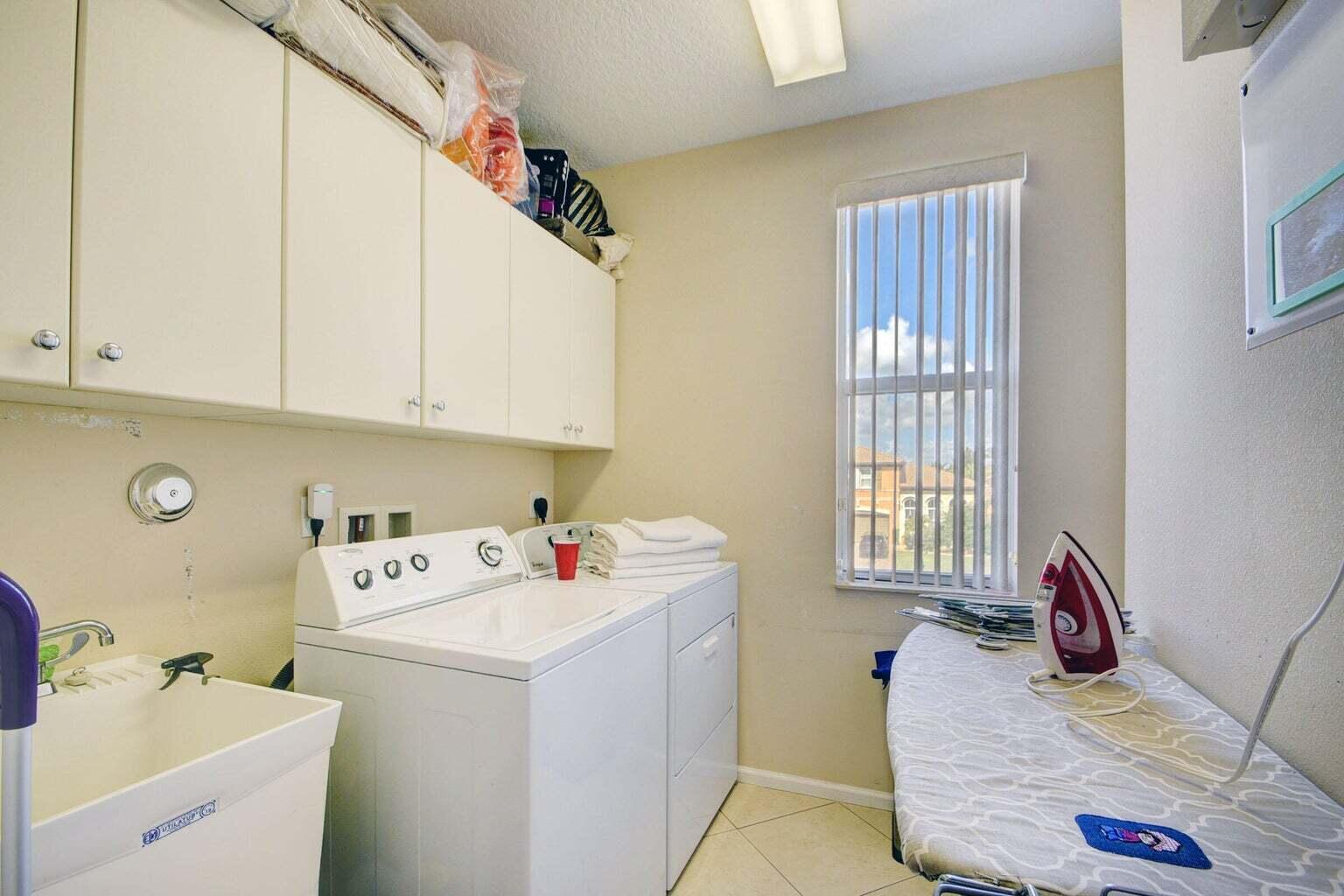 Photo 19 of home located at 2542 Vicara Court, Royal Palm Beach FL
