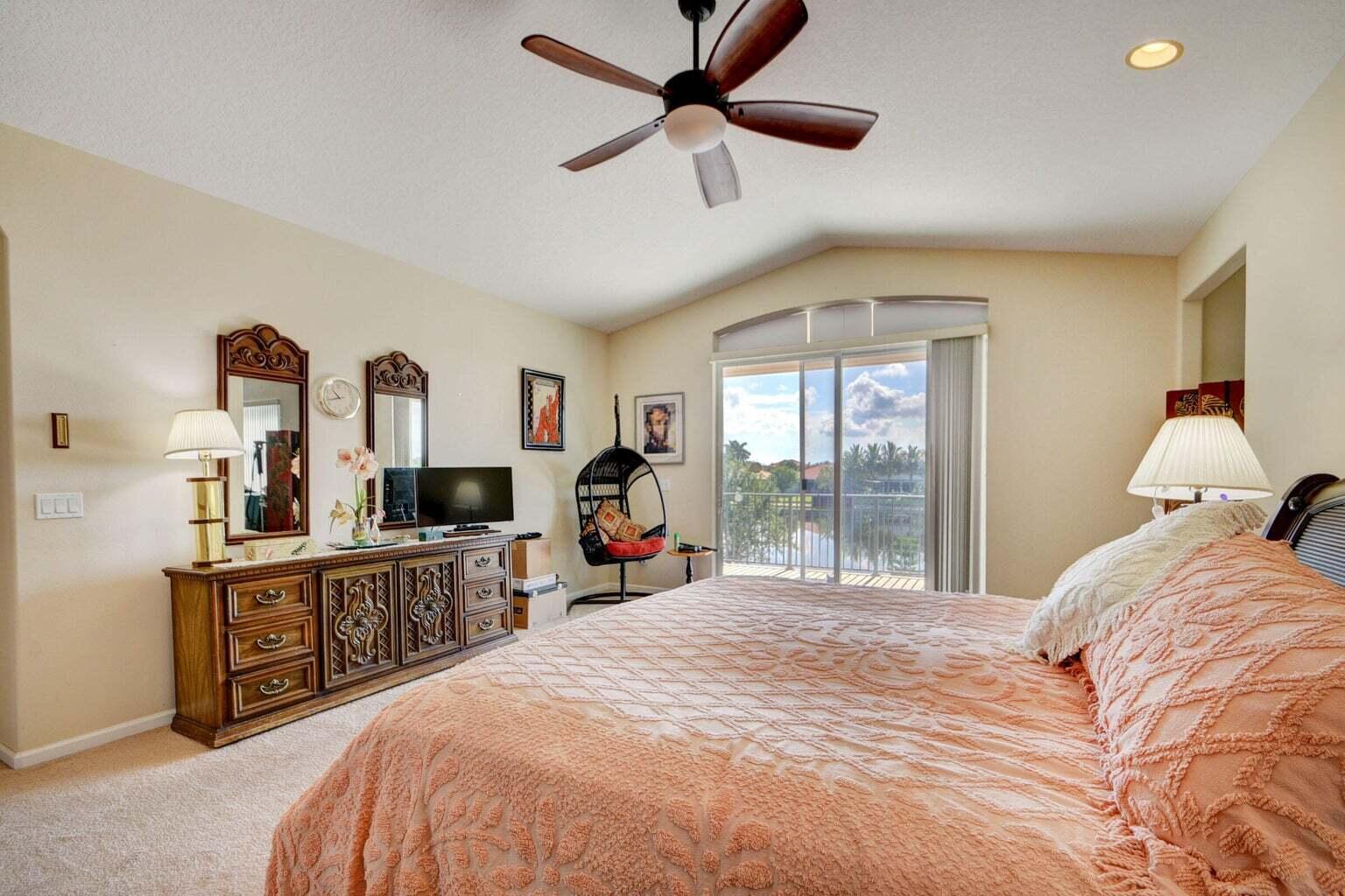 Photo 26 of home located at 2542 Vicara Court, Royal Palm Beach FL